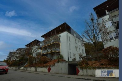 Neuwertige Obergeschosswohnung am Fuße des Schnarrenberges mit TG-Stellplatz