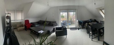 Ansprechende 2,5-Zimmer-DG-Wohnung mit Einbauküche in Esslingen am Neckar