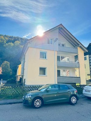 **Renovierte 4-Zimmer Wohnung in Calmbach**