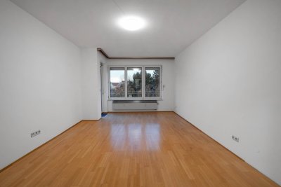 Top aufgeteilte 3-Zimmer-Wohnung mit Tiefgaragenstellplatz, Balkon &amp; gepflegter Einbauküche zu vermieten