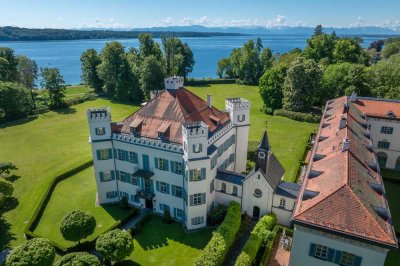 Schloss Possenhofen: Prachtvolle Beletage mit Seeblick samt Dachgeschoss