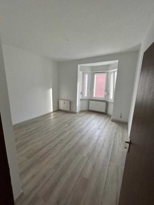 Wohnen am Park! Schöne Drei-Zimmer-Wohnung mit Balkon nahe OLG