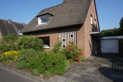 Charmantes freistehendes Einfamilienhaus in bevorzugter Lage