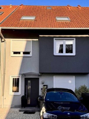 Geräumiges Reihenmittelhaus mit Einliegerwohnung in ruhiger Lage provisionsfrei zu verkaufen