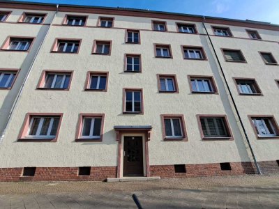 Ruhige 2- Raumwohnung mit Blick ins Grüne und Balkon