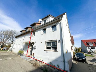 Doppelhaushälfte mit großem Grundstück, Garage  und Ausbaupotenzial