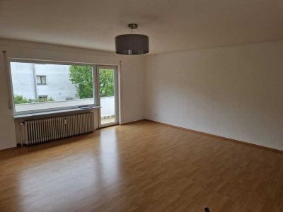 Helle, schöne 3-Raum-Wohnung mit Balkon in Dietzenbach - Steinberg