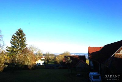 Großzügiges Anwesen mit viel Platz und herrlicher Aussicht in ruhiger Lage