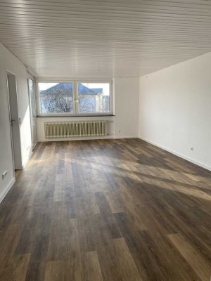 Renovierte 3-Zimmer Wohnung mit Balkon