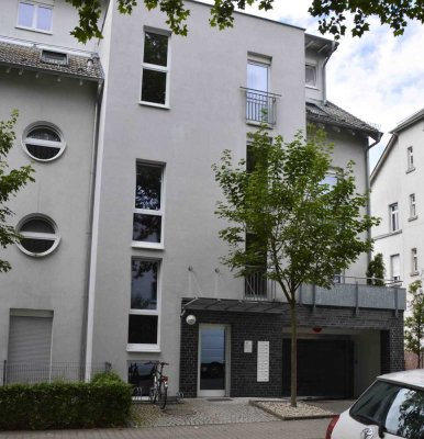 gepflegte 2-Zimmer-Wohnung mit Balkon und Gartenanteil in ruhigem MFH in  Darmstadt