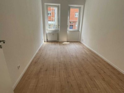 Neu sanierte 2,5-Raumwohnung mit Balkon