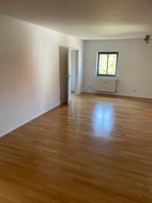 Ansprechende und modernisierte 2-Zimmer-DG-Wohnung in Laaber