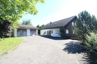 Grünes Wohnen auf 2 Etagen: Maisonette mit großem Balkon und eigenem Garten in Fluorn-Winzeln