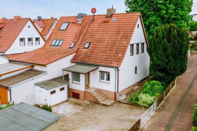 Zentrumsnah! Umfassend sanierte Doppelhaushälfte in Naumburg - Mit Garage, Keller, modernem Bad