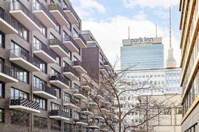 Exklusive Lage nahe Alexanderplatz: Skyline-Flair im 10. OG mit kleiner Dachterrasse