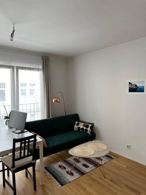 Möblierte 1-Zimmer-Wohnung, All-in contract (ENG below)