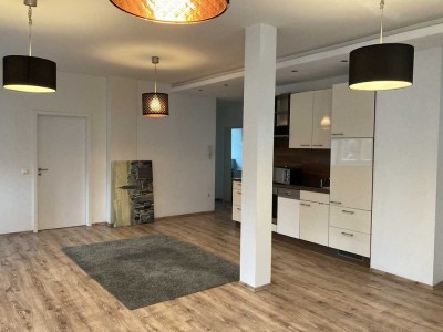 Ansprechende und vollständig renovierte 2-Raum-Loft-Wohnung in Krumbach (Schwaben)