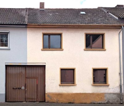 Sanierungsbedürftiges Haus mit großem Grundstück im Süden von Viernheim