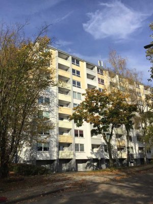 Gemütliche 2-Zimmer-Wohnung mit Balkon und Ententeich vor der Tür!