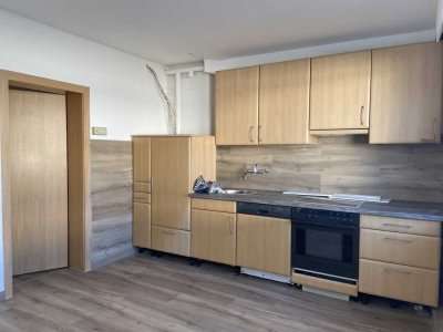 Vollständig renovierte 3-Zimmer-Wohnung mit Balkon und EBK in Bremen