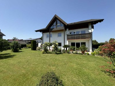 Wohnen im Chiemgau! Interessantes Mehrfamilienhaus  mit 3 Wohnungen und  Blick auf den Obiger See