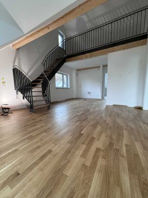 ***2 ZKB  mit Galerie - Balkon Süd/West-Ausrichtung ***