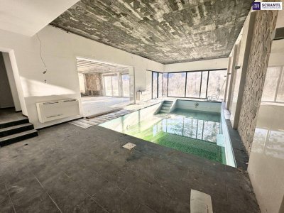 Exklusives Grundstück mit Traumhaus Rohdiamant ++ Indoor-Pool ++ Atemberaubender Wienerwaldblick ++ Großzügige Terrasse ++