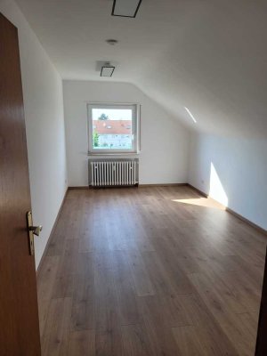70 m² 2 Zimmer Wohnung komplett renoviert