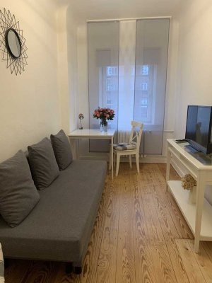 Beste Lage Stilvolle 2-Zimmer Wohnung mit Balkon und Einbauküche in Hamburg Neustadt