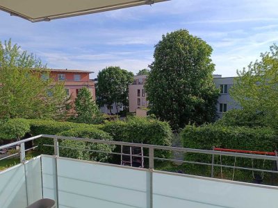 Attraktive 4,5-Zimmer-Wohnung mit gehobener Innenausstattung, Einbauküche und Loggia in Ludwigsburg