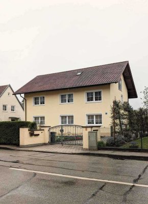 +++ Zentral gelegenes Mehrgenerationenhaus mit großem Grundstück+