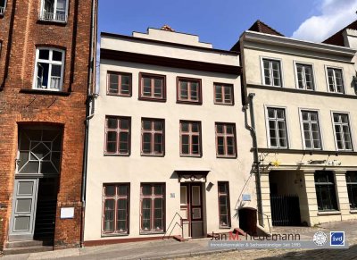 Altstadthaus mit Einliegerwohnung, Wintergarten, Terrasse und Balkon