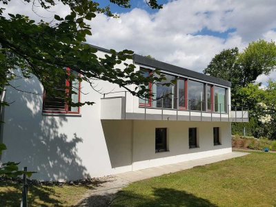 Bauhaus Villa in exklusiver Lage im Bamberger Berggebiet, sofort verfügbar