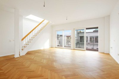 Auf Augenhöhe mit dem Fernsehturm. Penthouse mit Dachterrasse in  Prenzlauer Berg