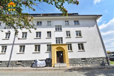 *Traumhafte Dachgeschosswohnung mit Terrasse und Stellplatz*