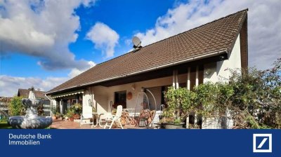 Freistehendes Einfamilienhaus mit wunderschönem Grundstück und Garage in Nettetal!