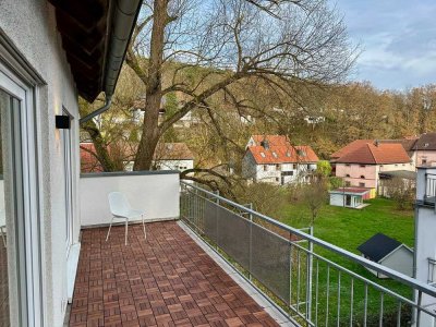 Frisch sanierte Wohnung mit großem Balkon