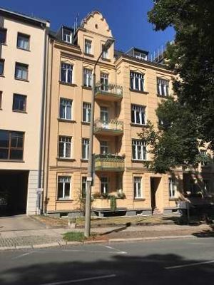 Wohnung im Jugendstilhaus - Balkon, Aufzug und immer vermietet