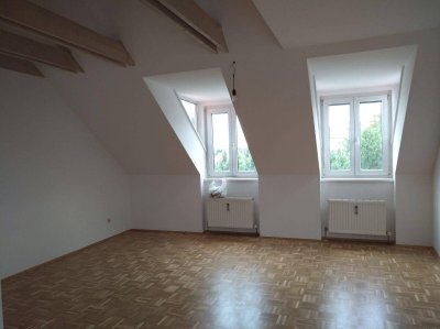 2 Zimmer Wohnung mit Klimaanlage - Provisionsfrei!