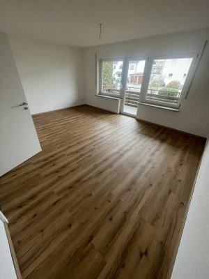 Erstbezug nach Sanierung mit Balkon: Stilvolle 2-Zimmer-Erdgeschosswohnung in Langenargen