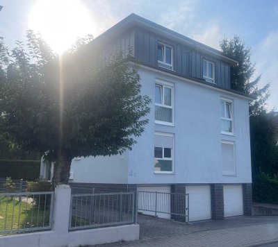 Park Immobilien GmbH - Junges, hervorragendes 3-Fam.-Haus in Usingen