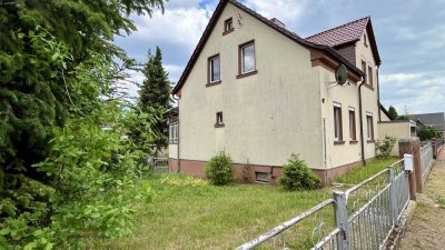 PROVISIONSFREI | Sanierungsbedürftiges Einfamilienhaus mit 5 Zimmern, Nebengelass und 3 Garagen