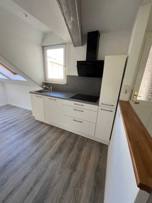 Helle 3-Zimmer-Wohnung mit Einbauküche & Stellplatz in Altenburg!