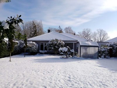 Freistehendes Bungalow & viel Privatsphäre, Platz und Garten mit mediterranem Flair