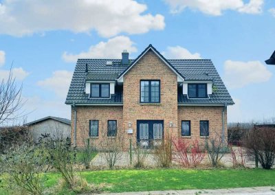 Luxuriöses Einfamilienhaus in Strand nähe!!