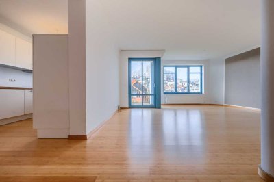 Elegante 4-Zimmer-Wohnung mitten im Hanggebiet - Mit Panoramablick auf den Süllberg