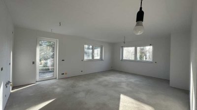 Helle 3-Zimmer-Wohnung mit großem Sonnen-Balkon und Aufzug - Neubau, Erstbezug