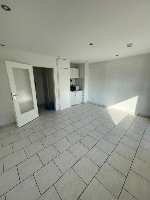 helle 1-Zimmer | 26 m² | Einbauküche | großer Balkon | MG-Rheydt