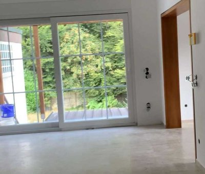 wunderschöne große Wohnung 4 ZKB mit Balkon in Waldrandlage in Homburg-Jägersburg