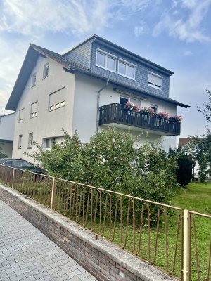 Tolles 3 Familienhaus mit großen Garten für Ihre Familie